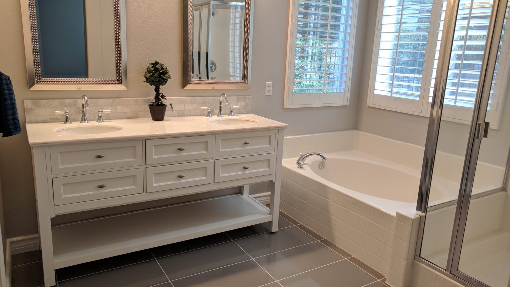 3490 Pine View - Remodeled Master Bathroom